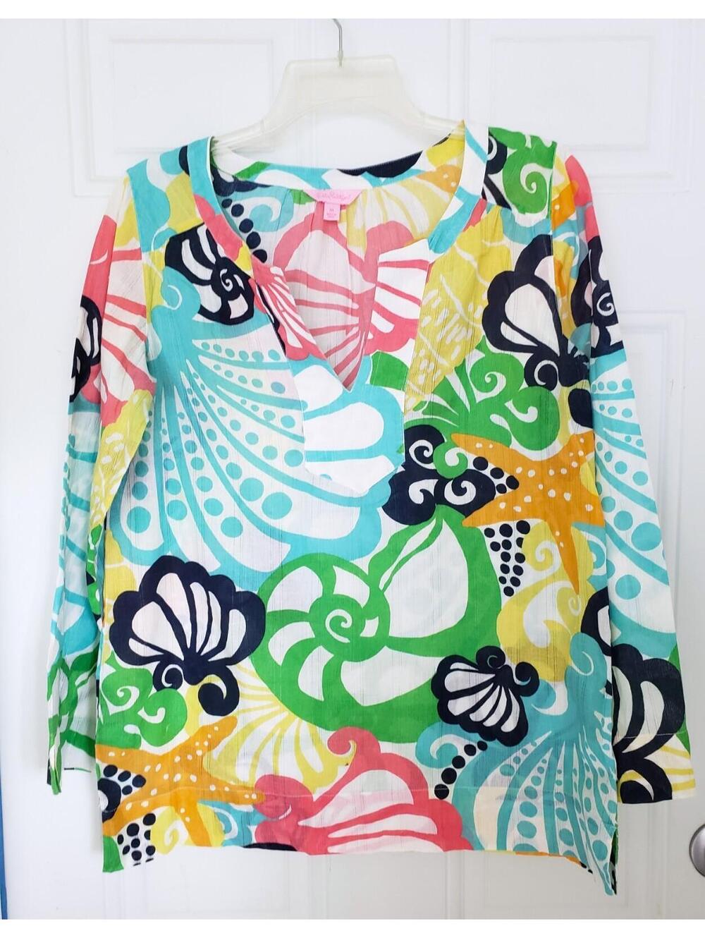 LILLY PULITZER Thandie Chiquita Bonita Colorful Print Cotton Split Neck Top Sz M